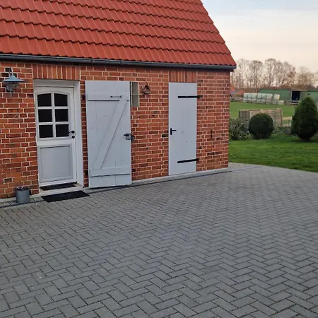 Guest house Bezauberndes Luett Hus Damlos